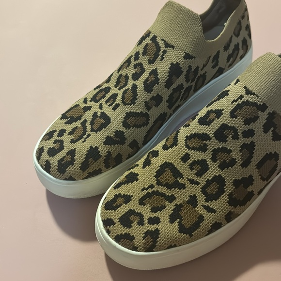 Steve Madden size 7 - Picture 2 of 4